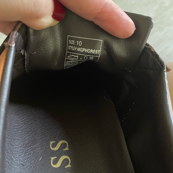 Men’s Guess Size 10 M Brown Multi Leather Monogram Sneakers - Picture 12 of 16